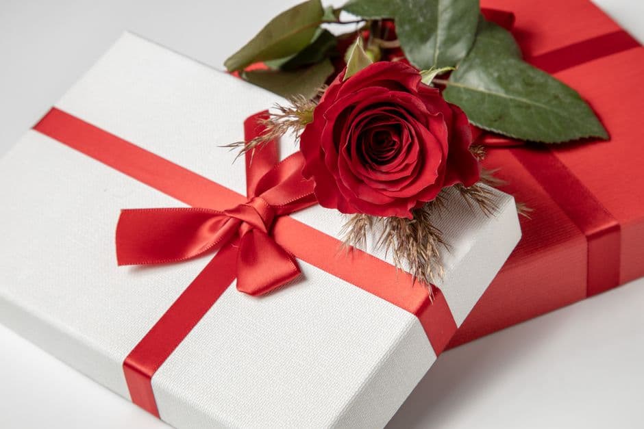 Gifts & Flowers category illustration