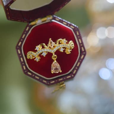 Amberlight Chandelier Ring