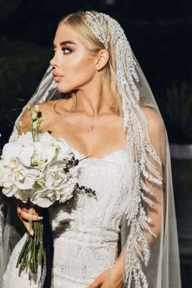 Custom Delicate Beaded Lace Edge Single Tier Bridal Veil