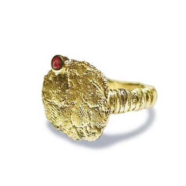 Delicia Minimalist Textured Silver Ring with Garnet