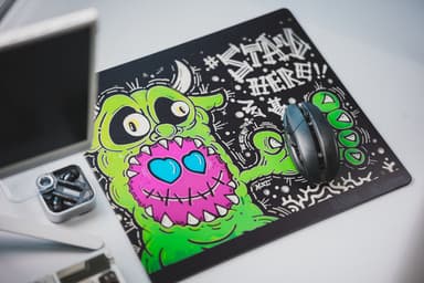 LeleDesign Curation Tempered Glass Pad（feat. 菇髅|裂缝）