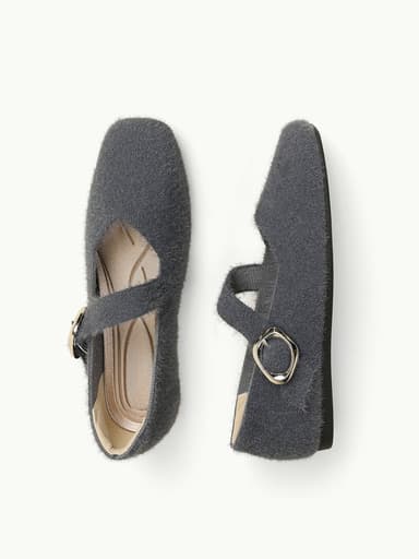 Square-toe V-cut Mary-jane | Fuzzy