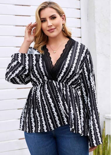 Plus Size Lace Trim Printed Blouse