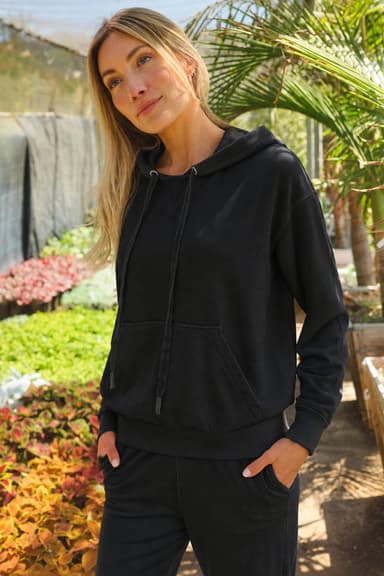 Softest Fleece Hood Pullover in Black