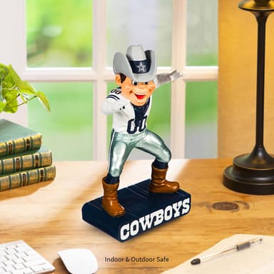 Dallas Cowboys, Mascot Statue