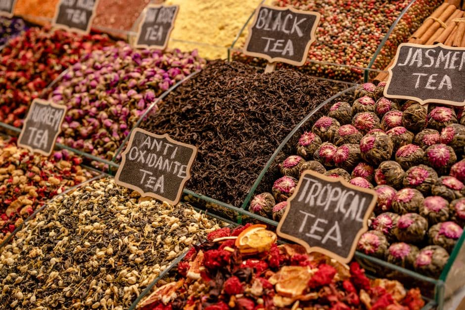 How to Choose Tea: Understanding Types, Flavors and Quality